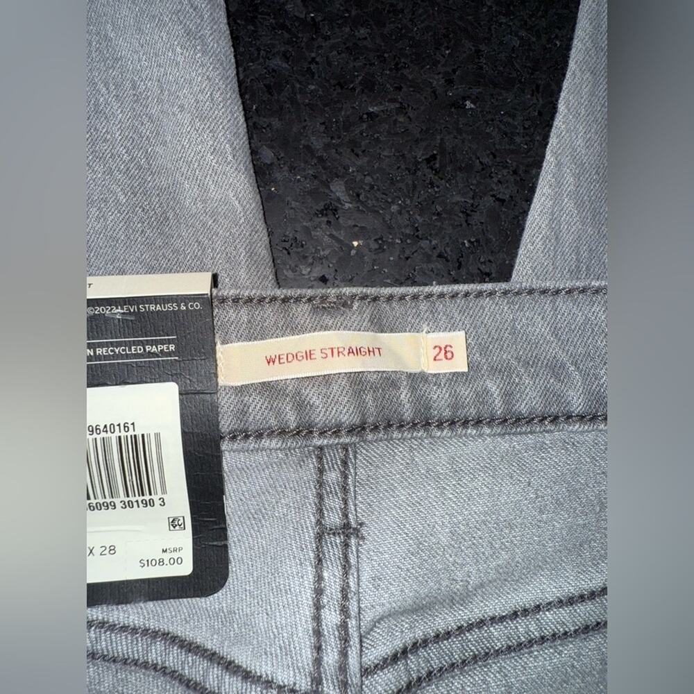 NEW LEVI’S PREMIUM WEDGIE STRAIGHT GREY DENIM JEANS SZ 26x28 NEW WITH TAGS - Picture 8 of 10